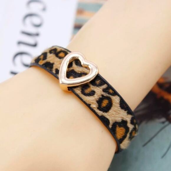 GALLANT & GRACE Leopard Pattern Fashion Bracelet - Picture 2 of 4